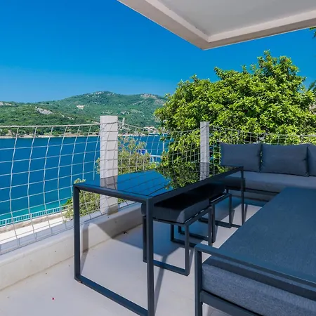 New Five Star Superior アパート ザトン