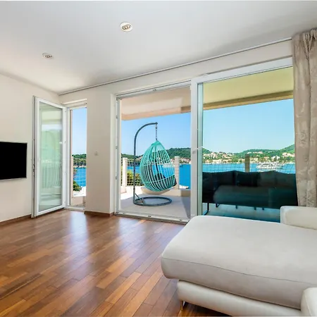 New Five Star Superior Apartament